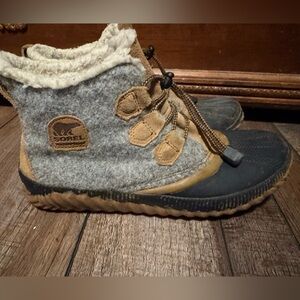 Sorel waterproof boots